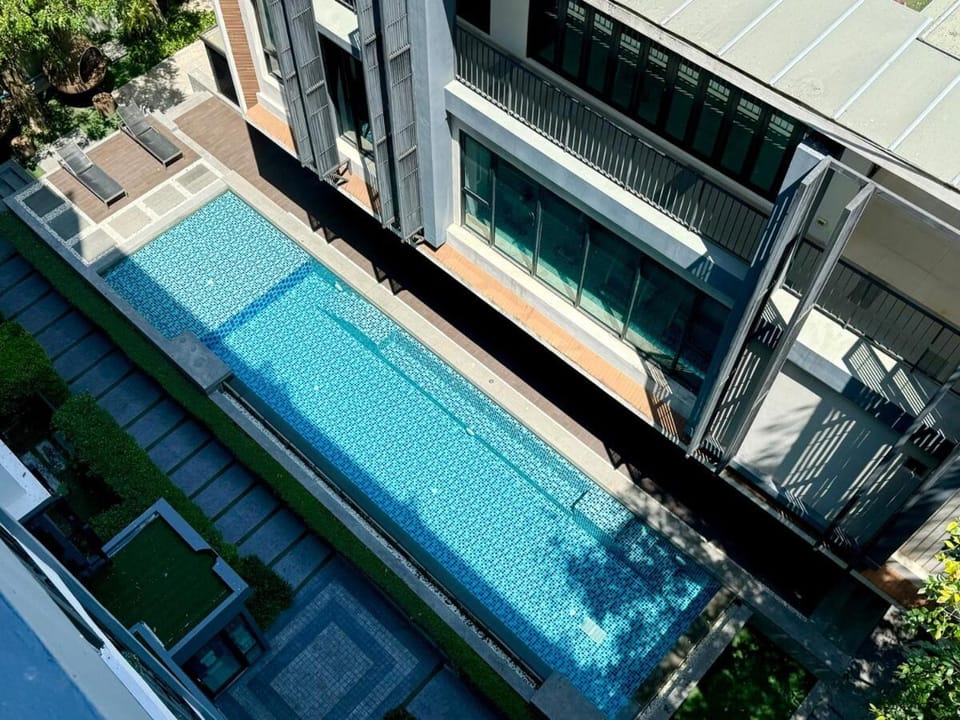 40 sqm room with balcony,Close to One Nimman,free pool gym and working space Apartment in Chiang Mai