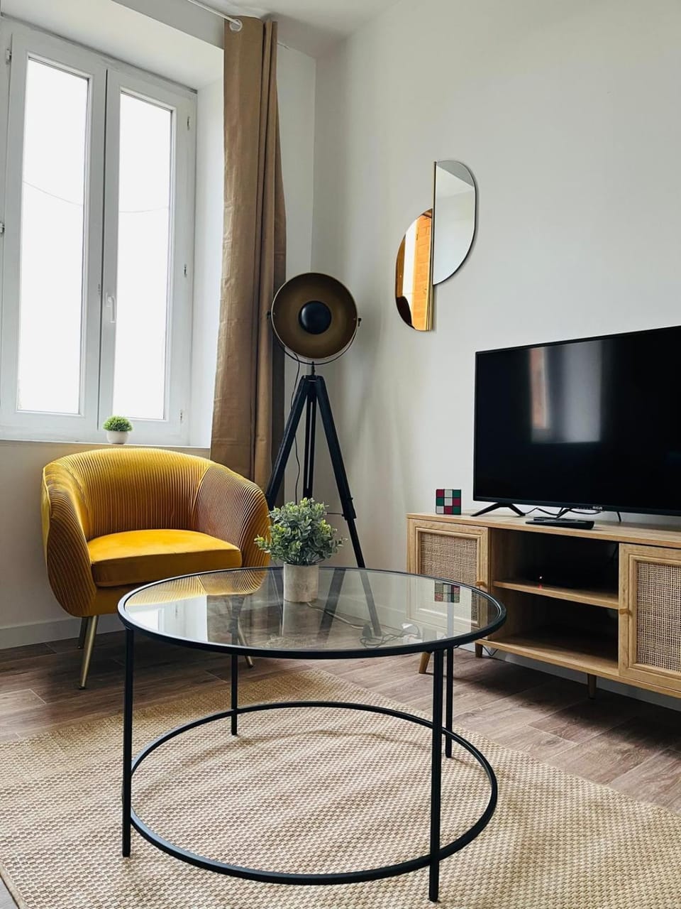 L'atypique l 2 chambres l Clim Apartment in Occitanie