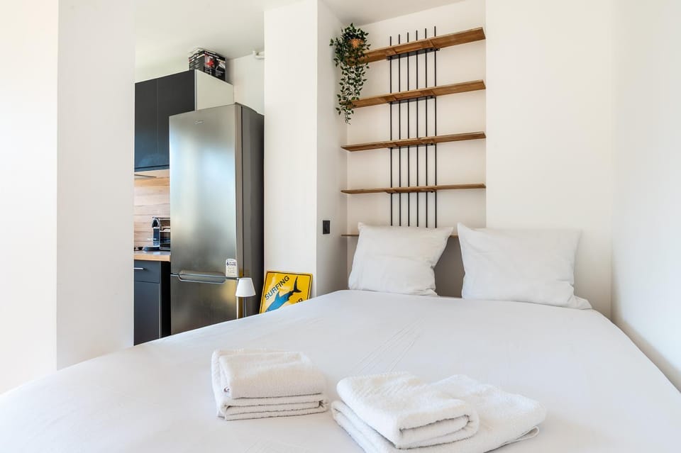 Bed, Kitchen or kitchenette, Photo of the whole room, Bedroom, towels, wardrobe