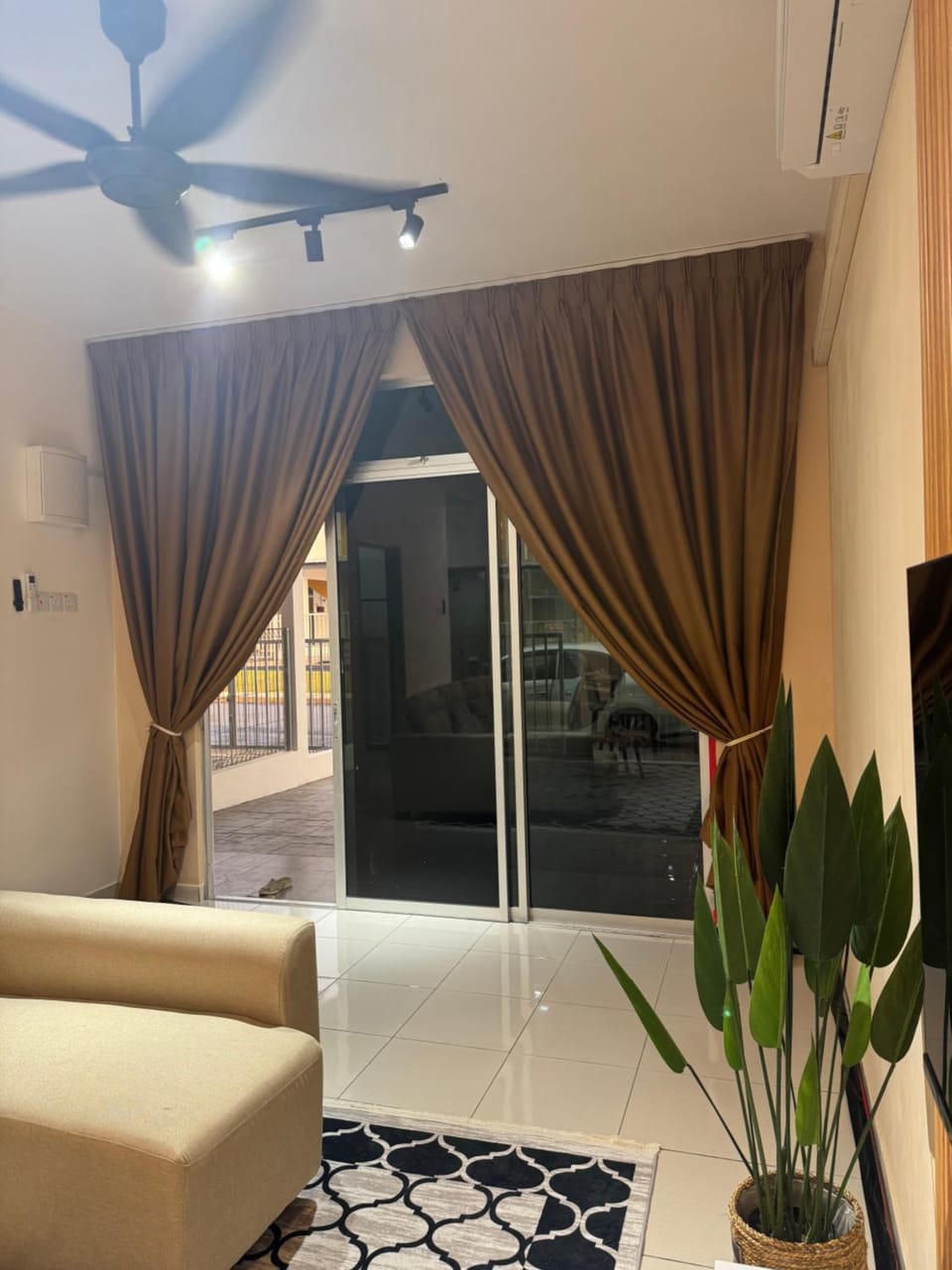 MelDy Guesthouse Alor Gajah House in Malaysia