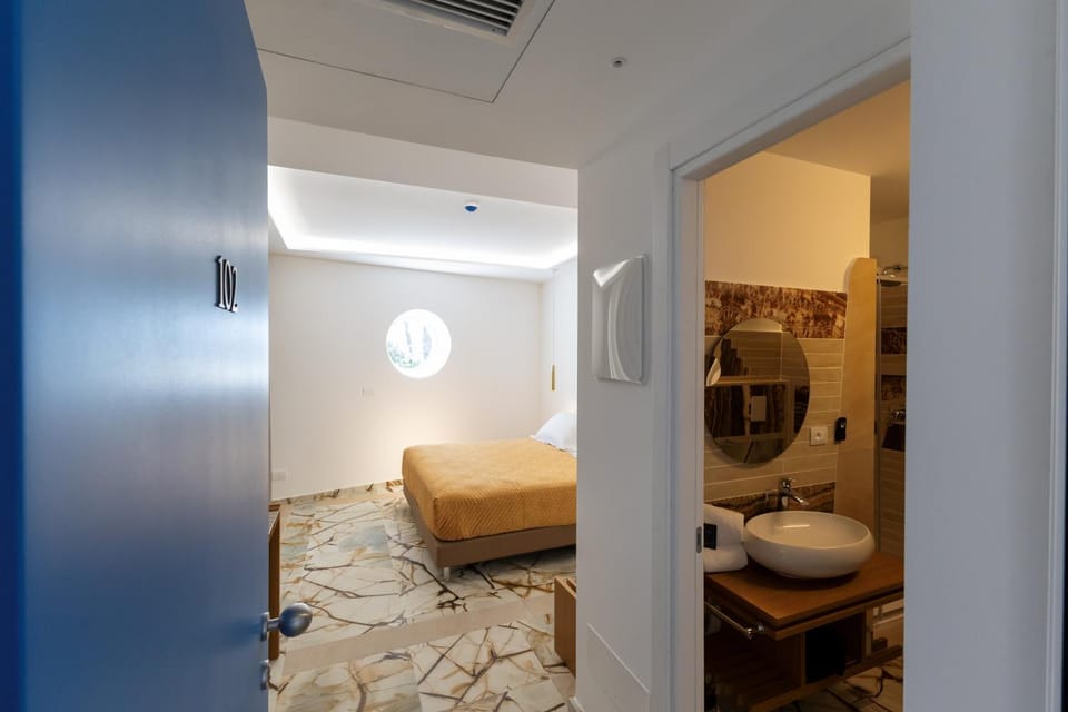 Bed, Bathroom, Bedroom