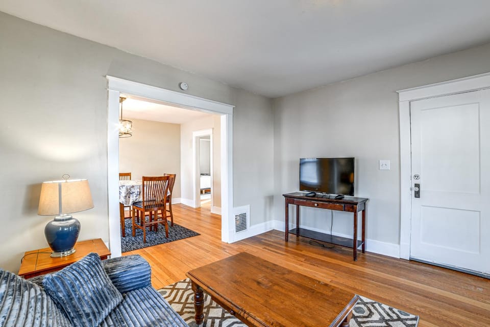 1 Mi to Dtwn Binghamton: Apt w/ Covered Balcony! Apartment in Binghamton