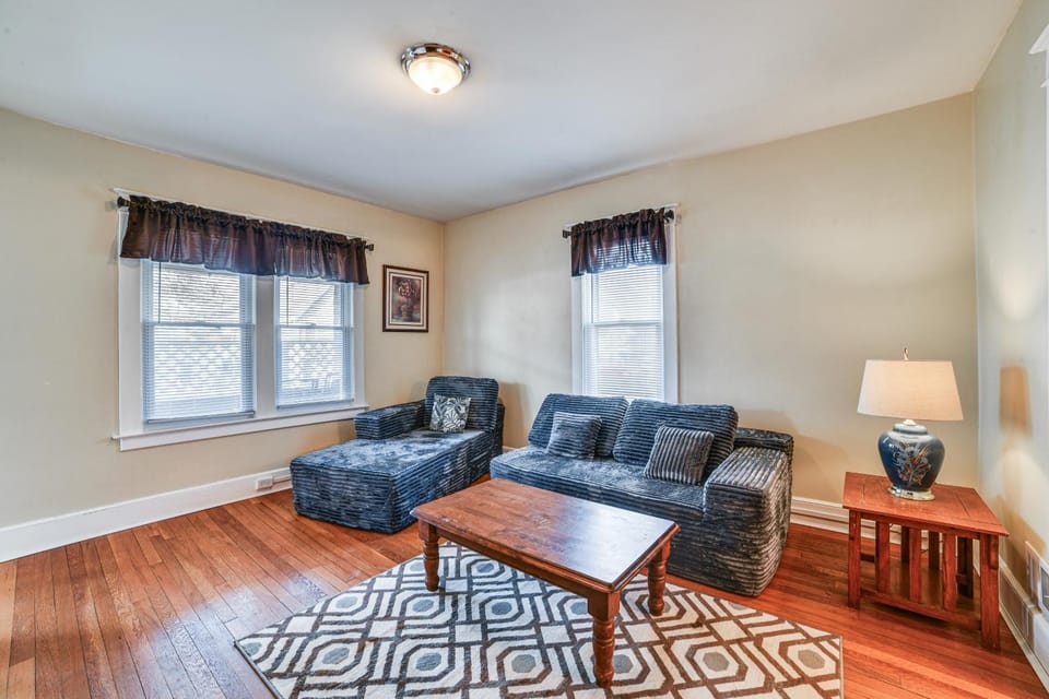 1 Mi to Dtwn Binghamton: Apt w/ Covered Balcony! Apartment in Binghamton