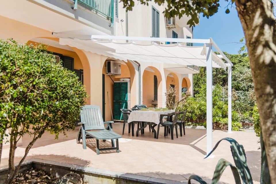 Day, Natural landscape, Summer, BBQ facilities, BBQ facilities, Garden, Garden, Balcony/Terrace, Garden view, Garden view, air conditioner, air conditioner