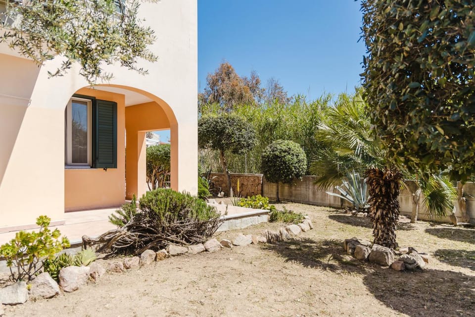 Property building, Spring, Day, Garden, Garden view