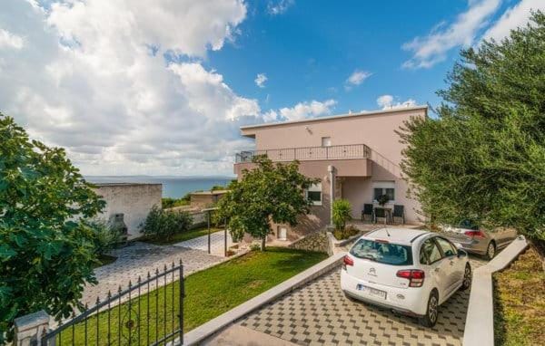 Property building, Neighbourhood, Natural landscape, Parking