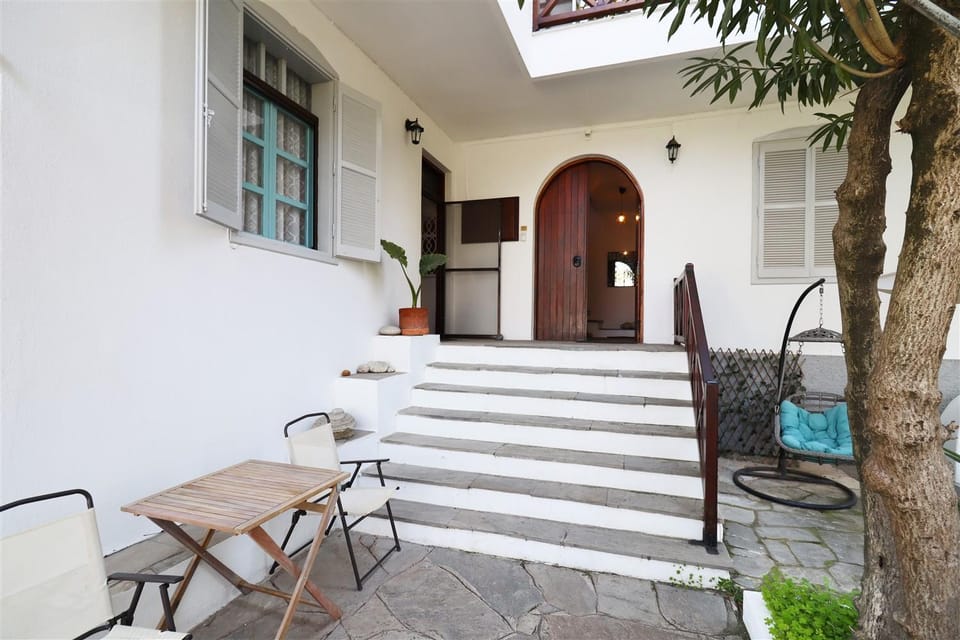 Property building, Balcony/Terrace