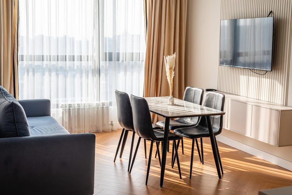 2-комн рядом с MEGA элегантный минимализм 6 чел Apartment in Almaty