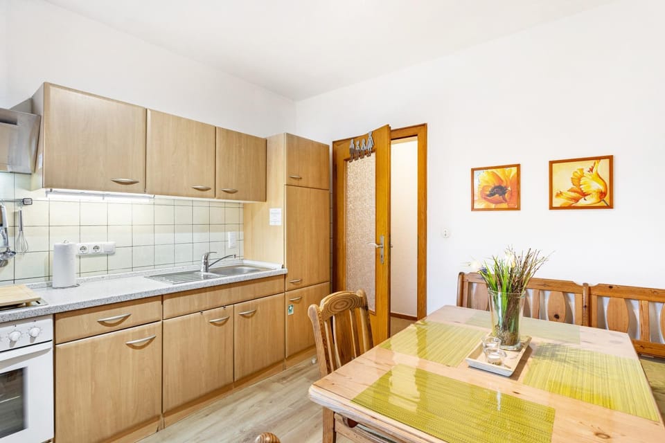 Property building, Kitchen or kitchenette, Living room