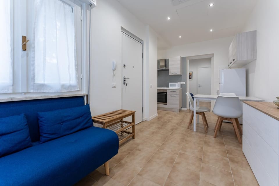 Kitchen or kitchenette, Living room, Seating area, dishwasher, oven, stove