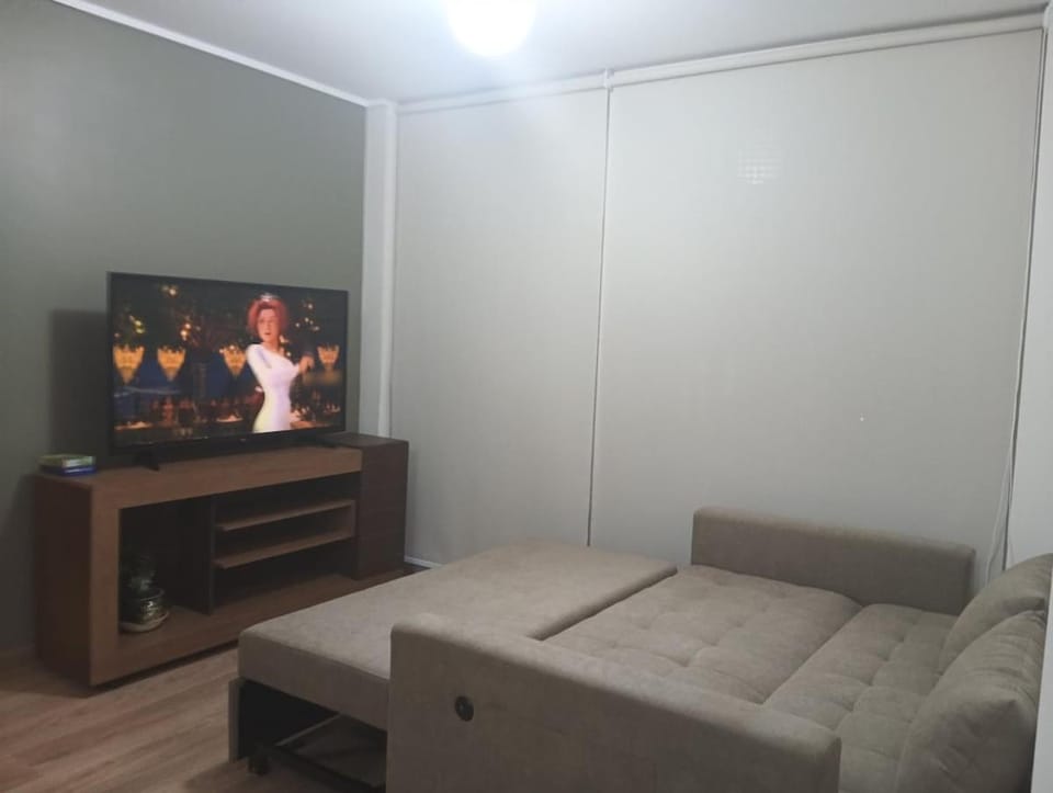 TV and multimedia, Living room, Evening entertainment