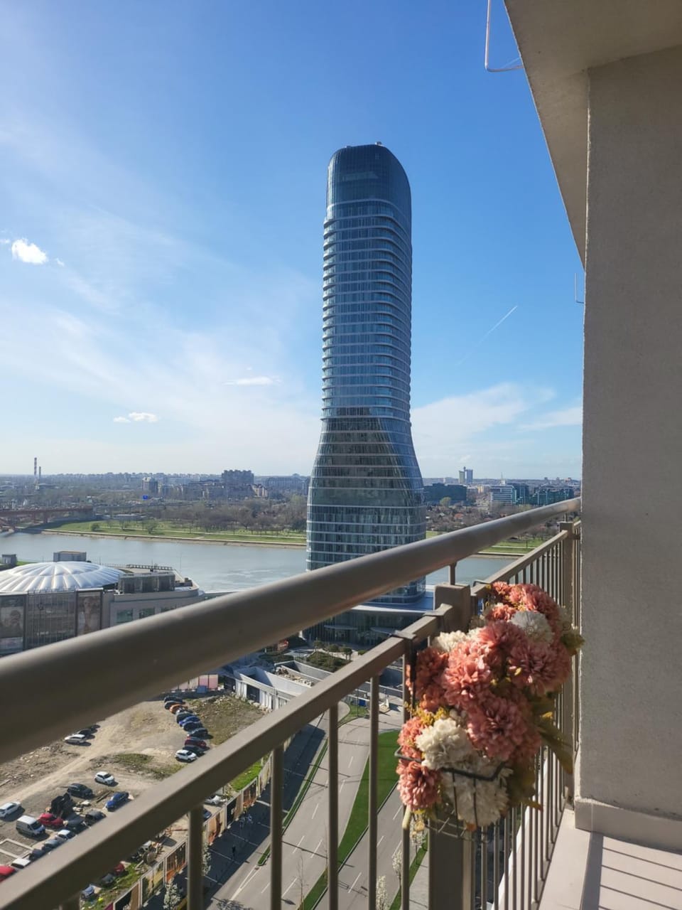 Property building, Day, Natural landscape, View (from property/room), Balcony/Terrace, City view, Parking