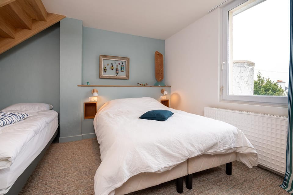 Living room, Bedroom