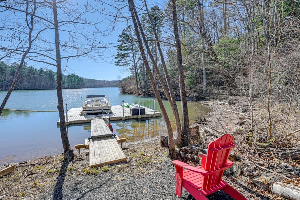 Lakefront Cabin Retreat w/ Dock in Robbinsville! Cabin in Cheoah