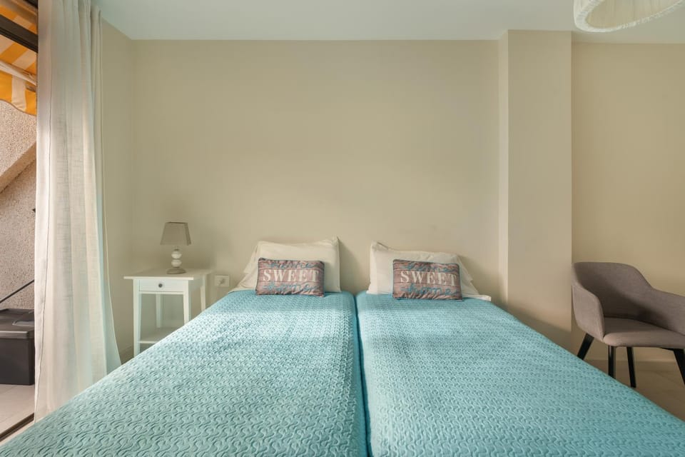 Living room, Bedroom