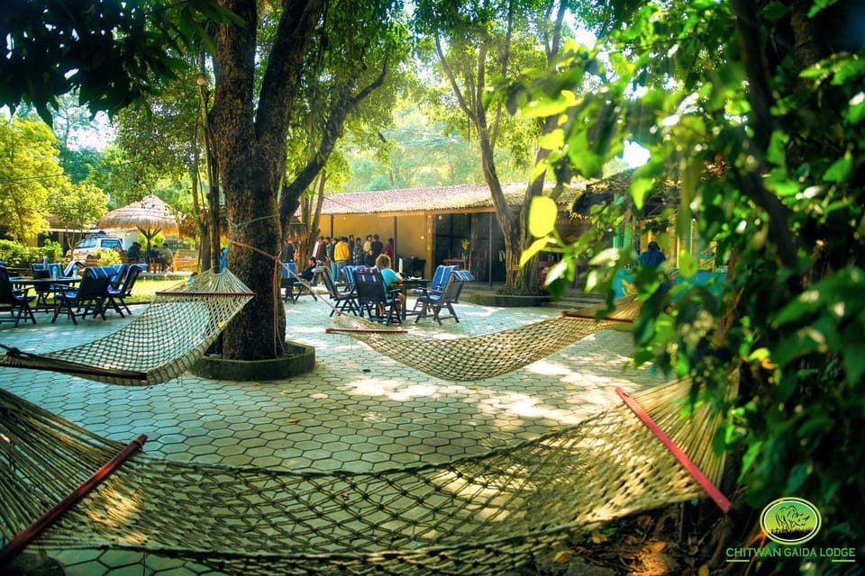Chitwan Gaida Lodge - Animal Lovers & Birdwatchers Paradise Hotel in Bagmati Province, Nepal