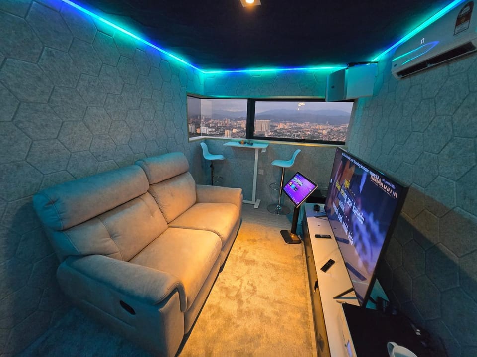 StarSuiteAC at Arte Cheras with Soundproof Karaoke, Billiard, Air-Hockey Apartment in Federal Territory of Kuala Lumpur
