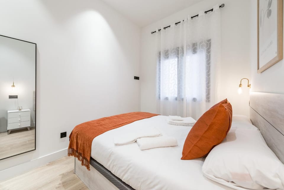 Bed, Photo of the whole room