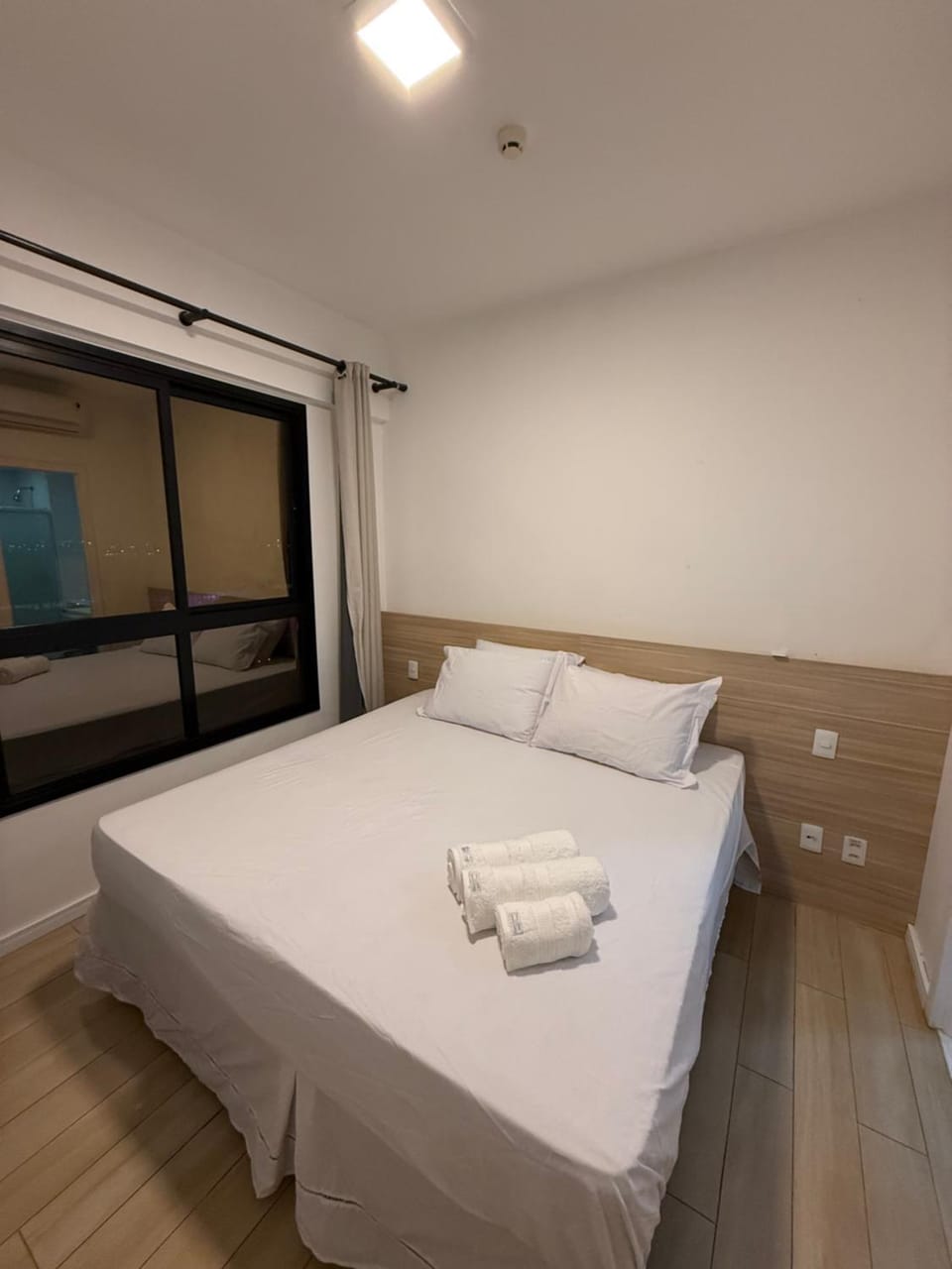 Bed, Photo of the whole room, Bedroom, internet, soundproof