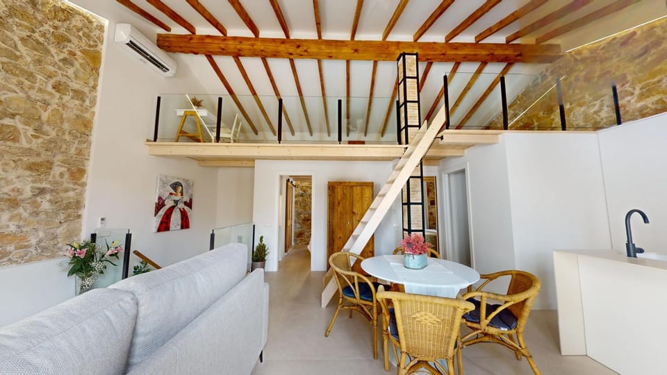 Living room, Seating area, Dining area