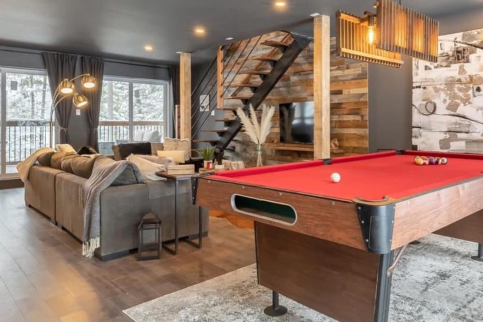 Billiard, Living room