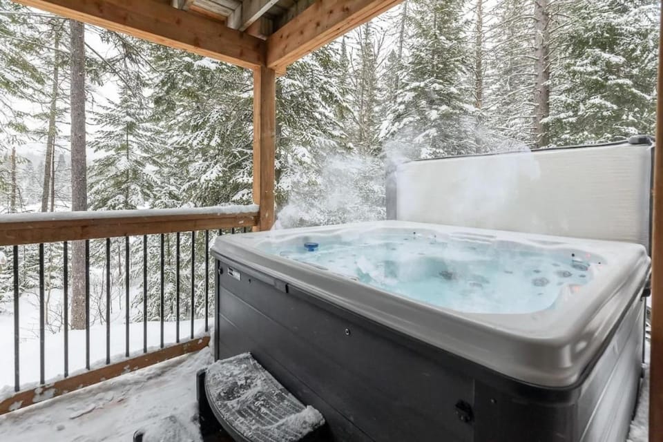 Winter, Hot Tub