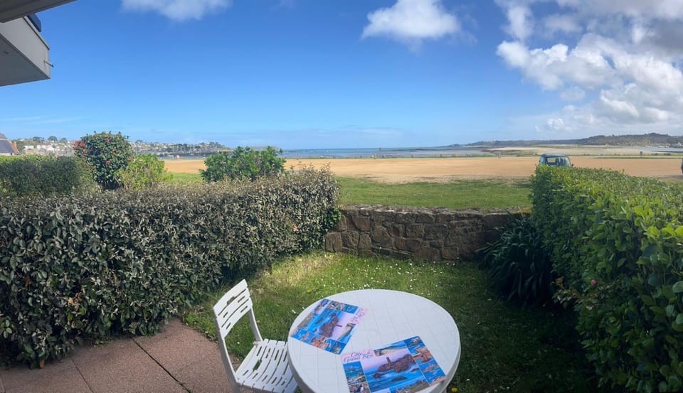Appartement vue mer Apartment in Louannec