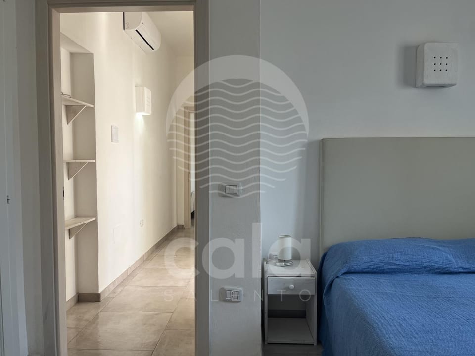 Bedroom, air conditioner