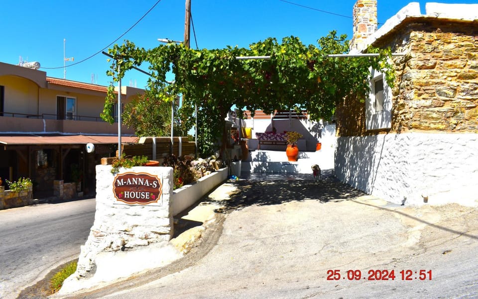 Property building, Day, Neighbourhood, Garden, Text overlay, Street view, Parking