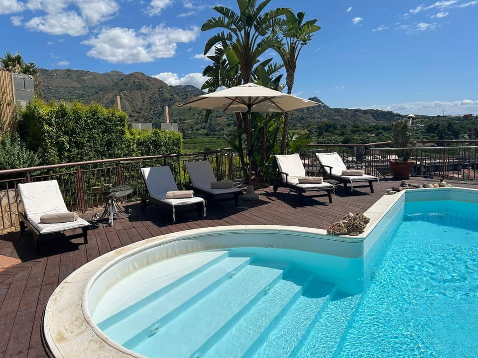 Villa Carly Taormina apartment with private pool House in Sicily