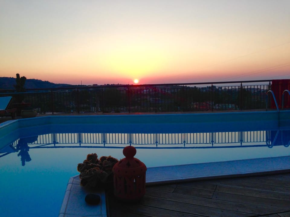 Pool view, Sea view, Sunrise