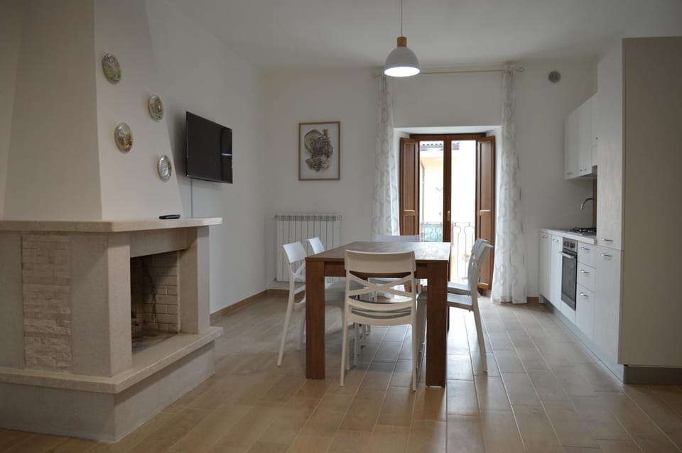 TV and multimedia, Dining area