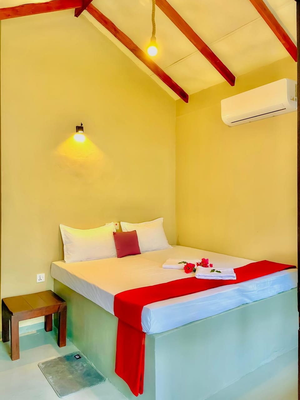 Bedroom, towels, air conditioner