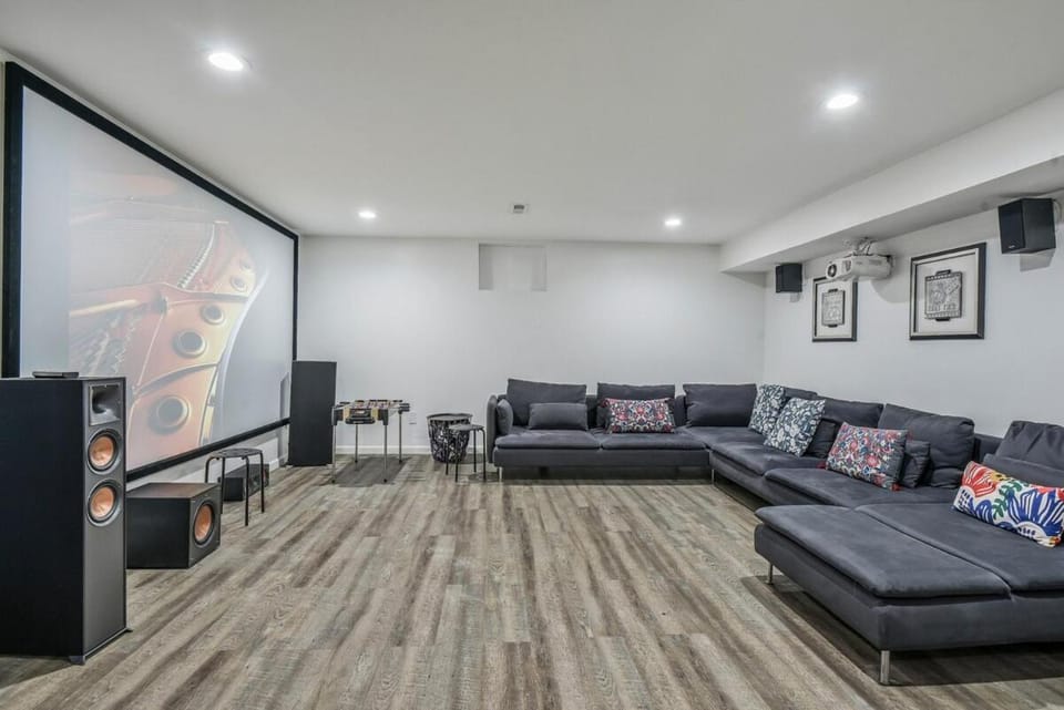 Communal lounge/ TV room, TV and multimedia