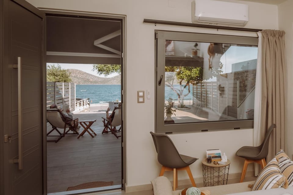Natural landscape, View (from property/room), View (from property/room), Seating area, Garden view, Sea view, sunbed