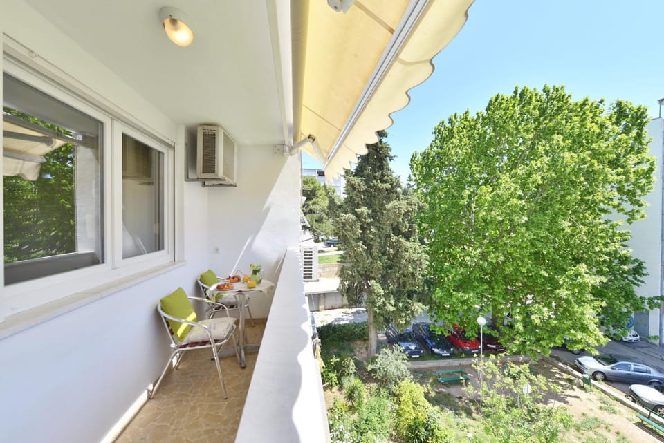Bird's eye view, Balcony/Terrace, City view, Garden view, Street view