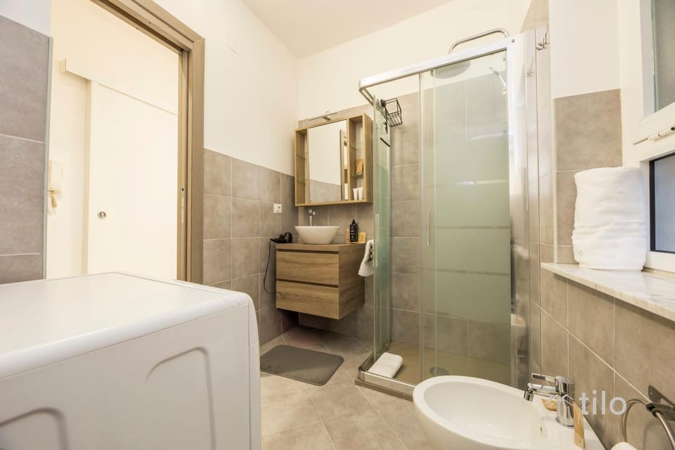 Shower, Toilet, Bathroom, Bath