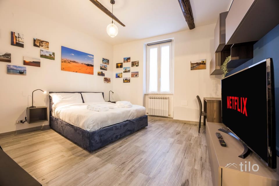 Communal lounge/ TV room, Bed, TV and multimedia