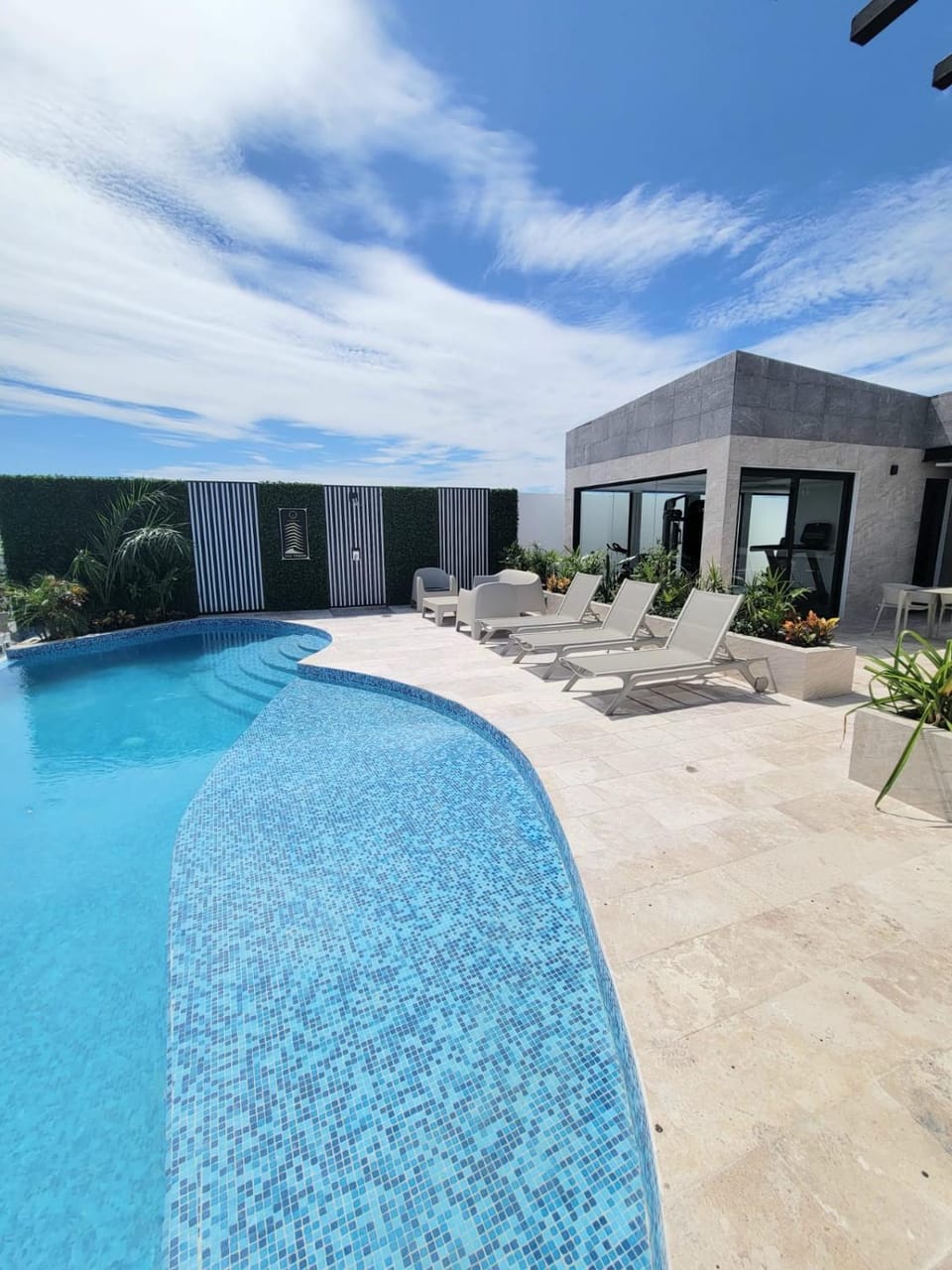 Balcony/Terrace, Pool view, Swimming pool, Swimming pool