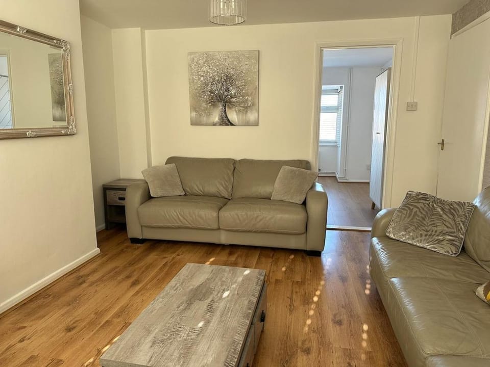 Place to stay up Ipswich near the train station, football stadium, waterfront Apartment in Ipswich