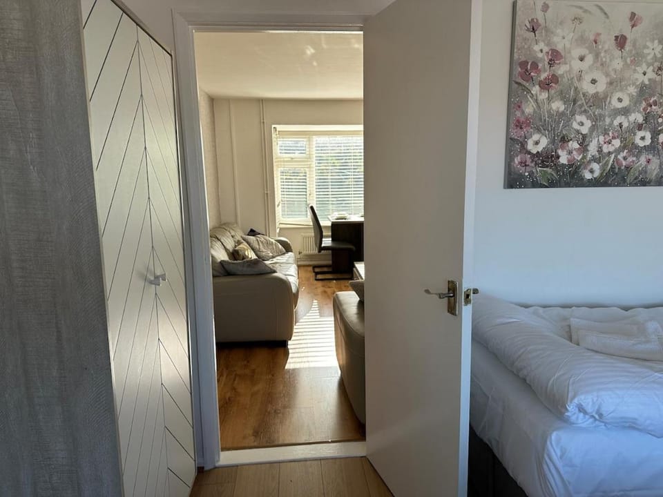Place to stay up Ipswich near the train station, football stadium, waterfront Apartment in Ipswich