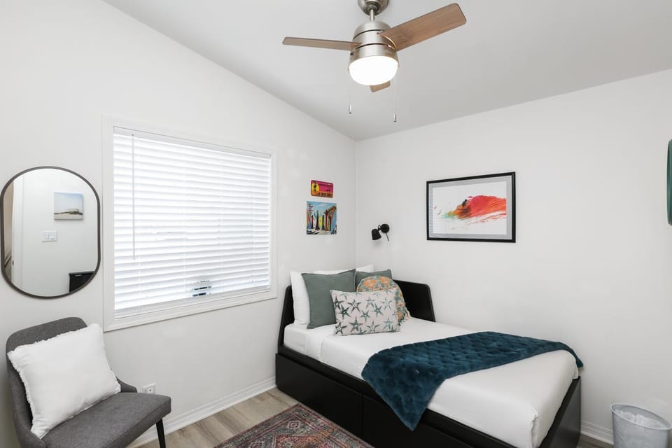 Disneyland Firepit Steps to Sports Park Air Conditioning House in Cerritos