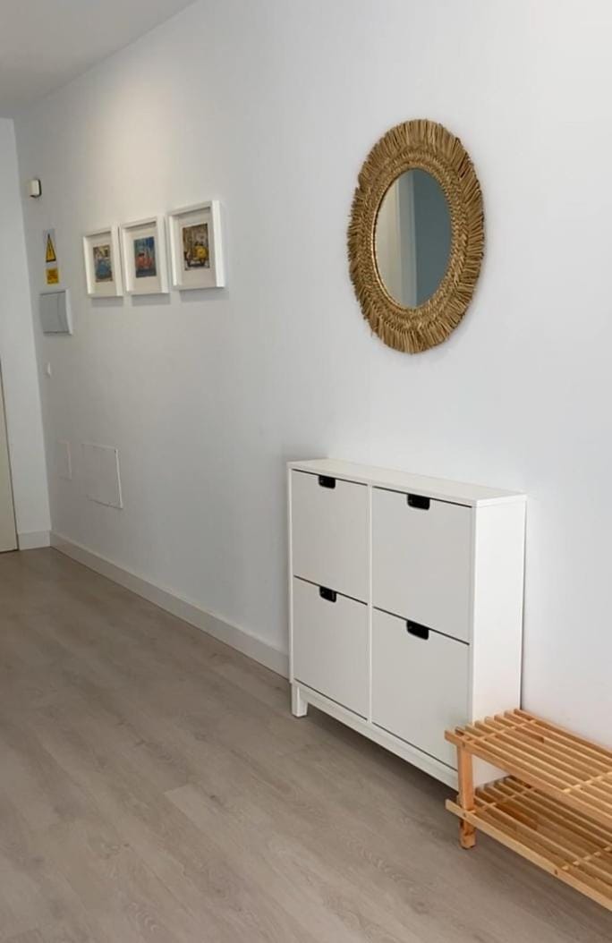 Facade/entrance, wardrobe