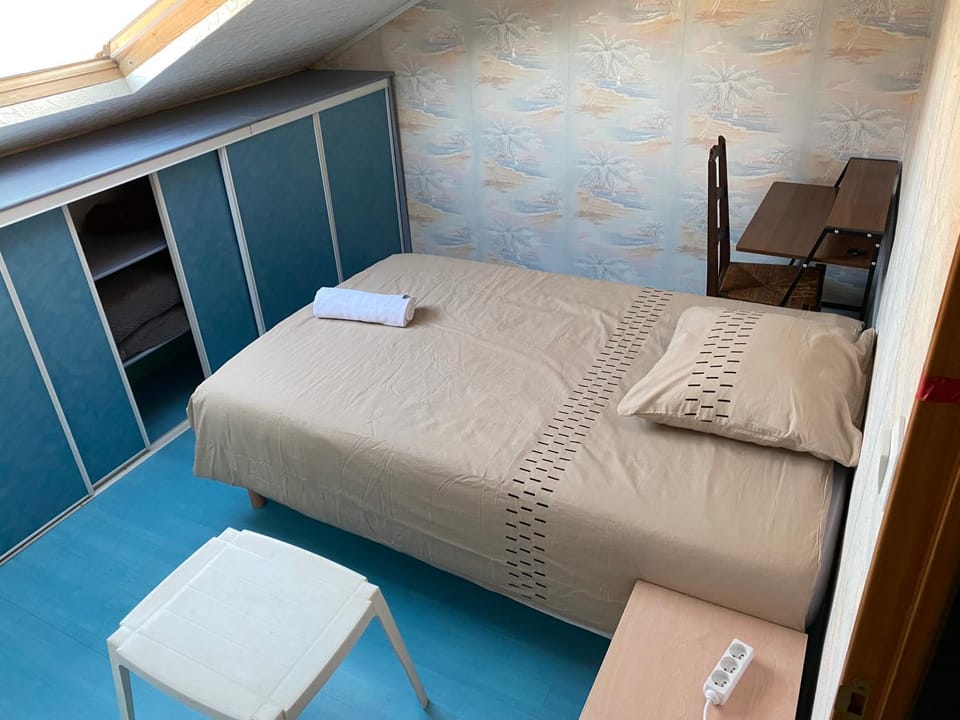 4 chambres privées dans un pavillon chaleureux Vacation rental in Aubervilliers