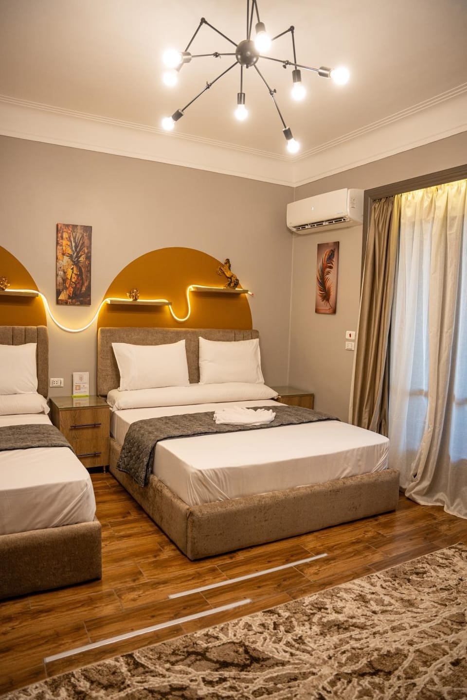 Bed, Bedroom, towels