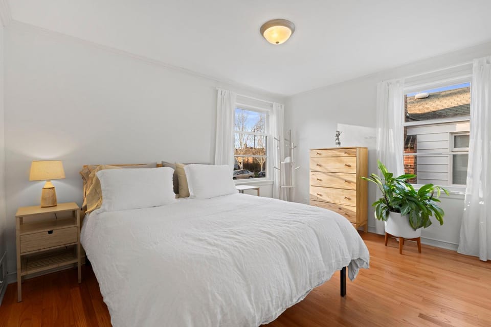 3BR 2BA Ballard Blue, Seattle House in Ballard