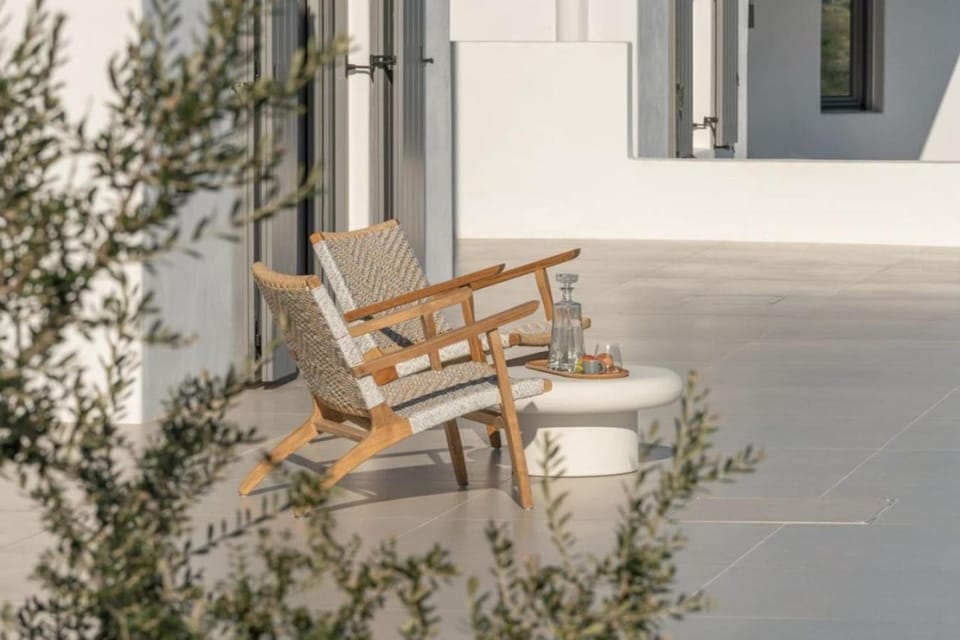 Day, Seating area