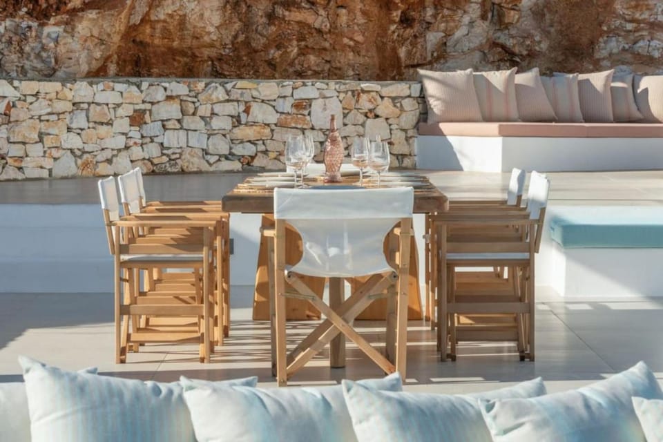 Day, Dining area