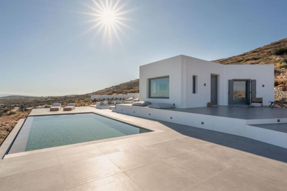Property building, Day, Natural landscape, Swimming pool