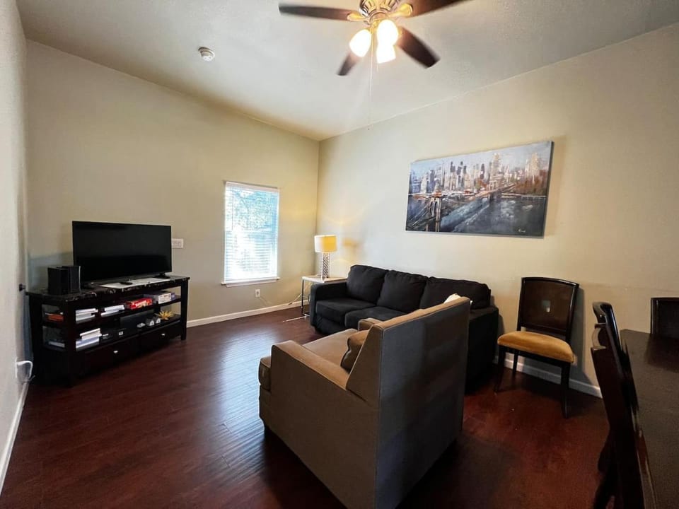 Comfortable 2-Queen Suite Near Hospital WB3 House in San Antonio